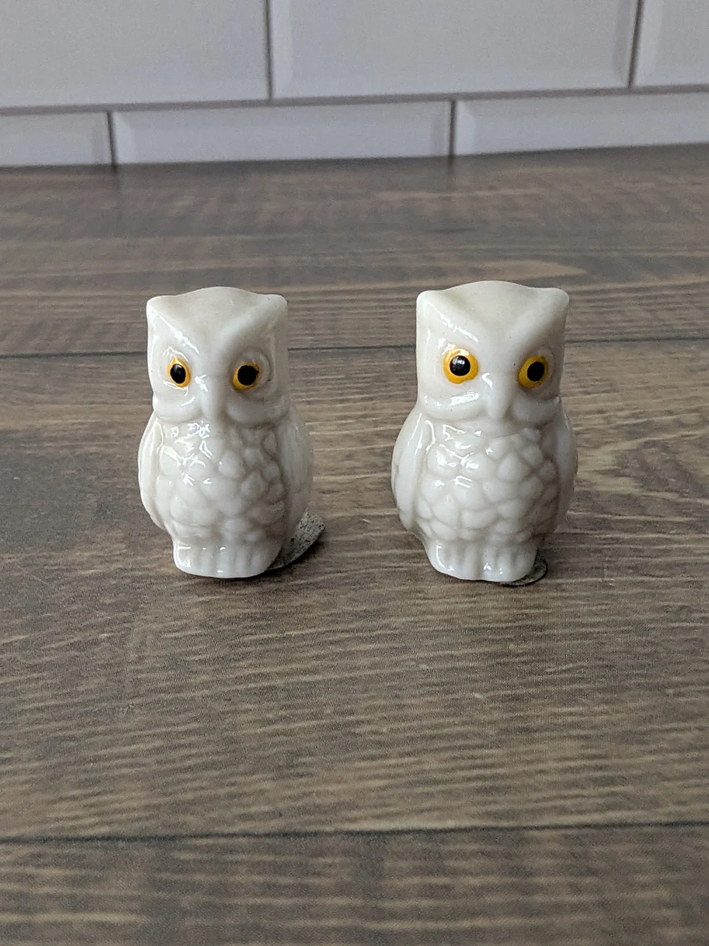 Bug House Miniature White Owl Figurines Vintage (Set of 2)